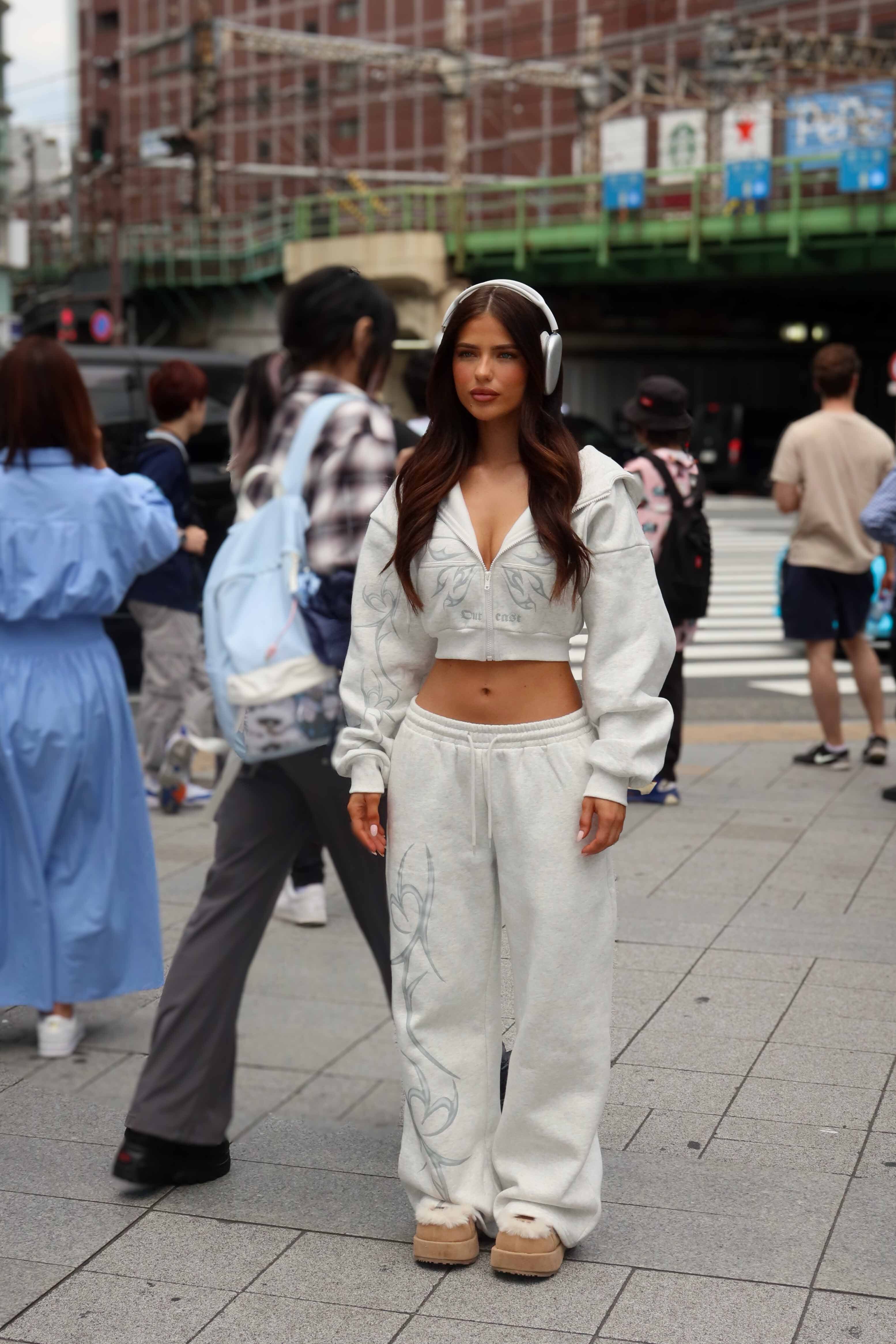 NYA CROPPED HOODIE GREY - Image 6